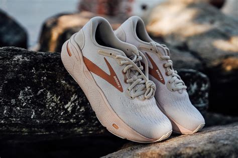 what running shoes are similar to brooks ghost